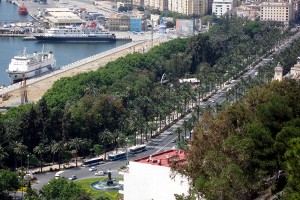 Paseo del parque y puerto de Málaga